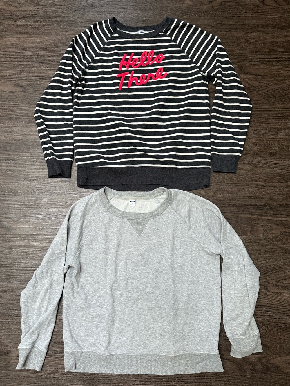 Old Navy Cozy Sweatshirt Bundle Set of 2 Striped Graphic & Gray Women’s Sz S
